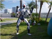 Unitree lance le robot humanoïde R1 à un prix très bas de 5900 dollars